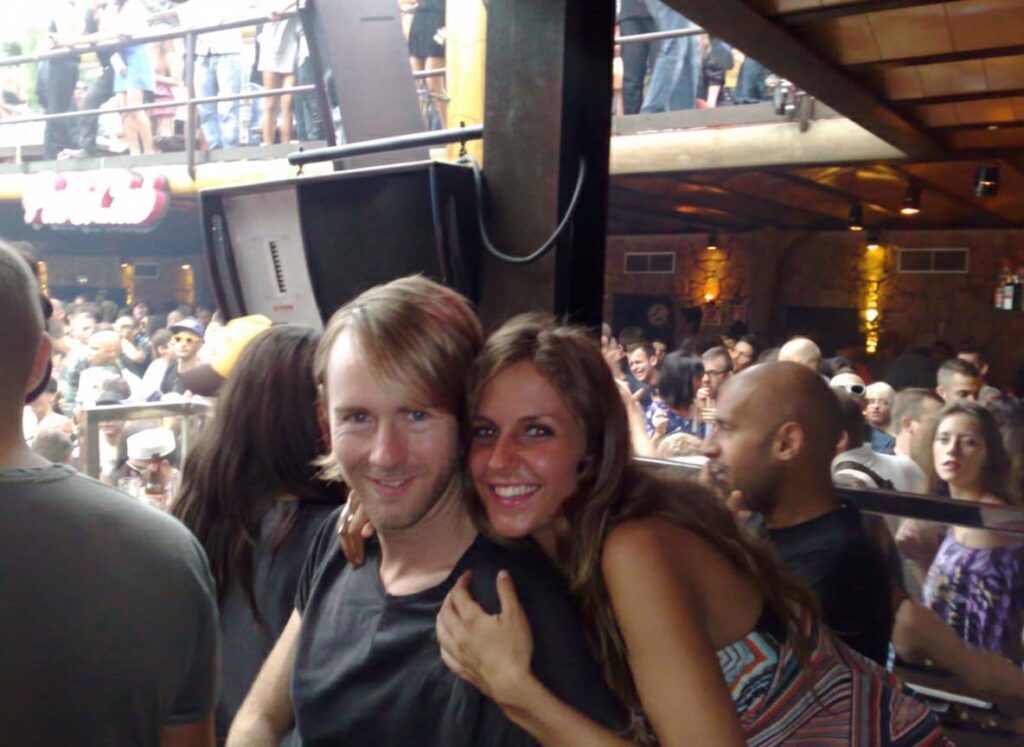 Lorena en cabina con Richie Hawtin